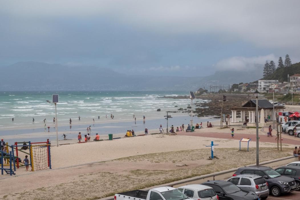 At The Beach - Muizenberg 开普敦 外观 照片
